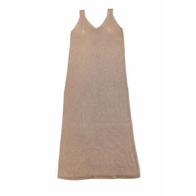 Wie passt man ein Kleid zusammen?