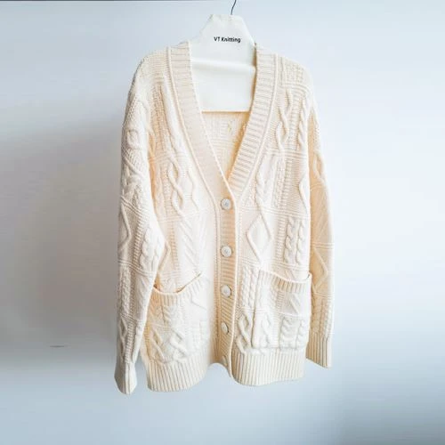 Strickjacke aus Merinowolle mit offener Vorderseite
