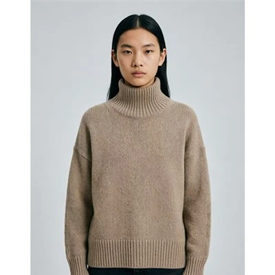 Kastiger Kamel-Rollkragenpullover mit Kaschmir-Feeling