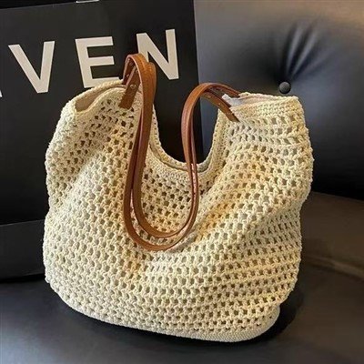 Designer Wollgestricktasche