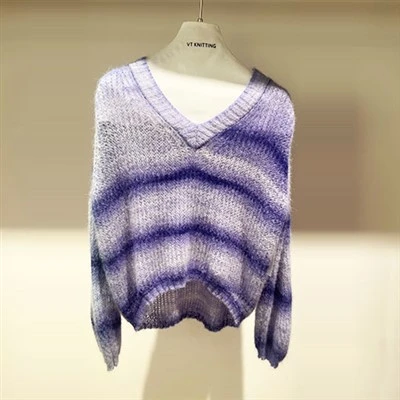 Lila Pullover mit Rundhalsausschnitt