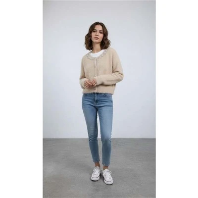 Wie lagere ich einen Wollmantel für Damen im Sommer?