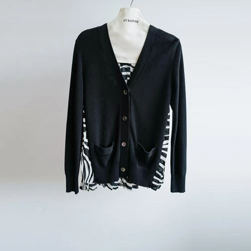 Dicker Pullover mit V-Ausschnitt